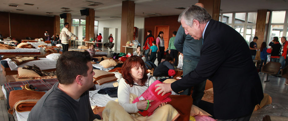 Royal Couple bring emergency humanitarian aid to citizens of Obrenovac who found shelter in Karaburma and Krnjaca after the floods