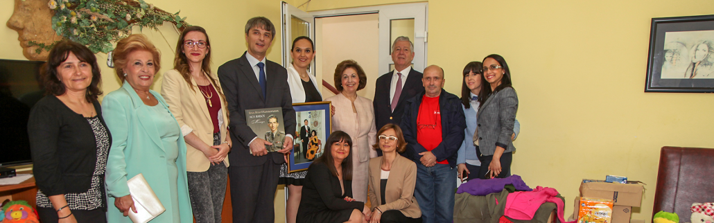 The Royal Couple delivers car to Health Centre in Novi Sad
