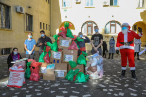 FONDACIJA Nj.K.V. PRINCEZE KATARINE POČELA SA PODELOM BOŽIĆNIH PAKETIĆA ZA DECU