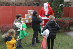 HRH CROWN PRINCESS KATHERINE’S FOUNDATION CONTINUES DISTRIBUTION OF CHRISTMAS PRESENTS FOR CHILDREN