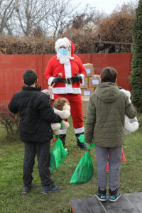 HRH CROWN PRINCESS KATHERINE’S FOUNDATION CONTINUES DISTRIBUTION OF CHRISTMAS PRESENTS FOR CHILDREN