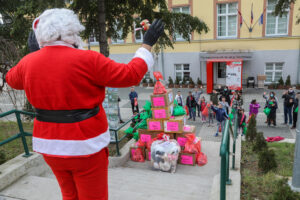 HRH CROWN PRINCESS KATHERINE’S FOUNDATION CONTINUES DISTRIBUTION OF CHRISTMAS PRESENTS FOR CHILDREN