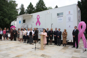 Donation of the digital mobile mammography to Clinical center Niš, June 2009