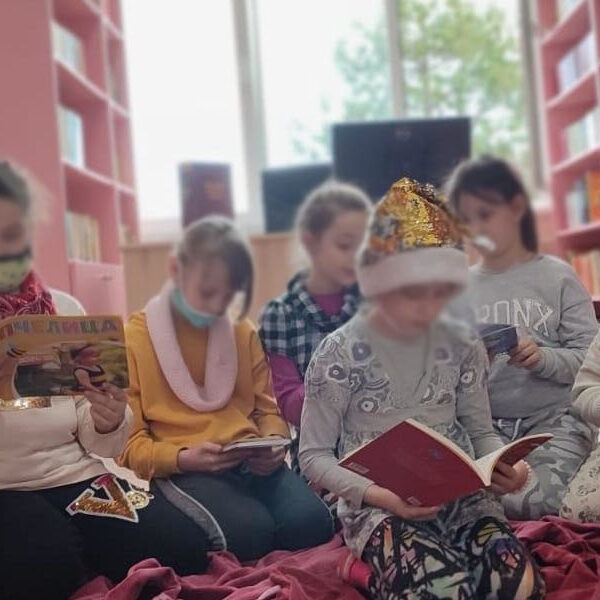 CROWN PRINCESS KATHERINE DONATES TO LIBRARIES OF ELEMENTARY SCHOOLS IN SERBIA