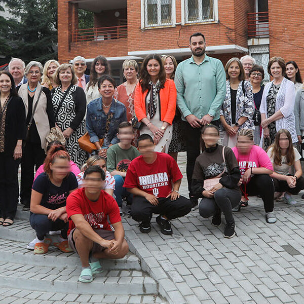 CROWN PRINCESS OPENS RENOVATED ART ROOMS IN ZMAJ CHILDREN’S HOME