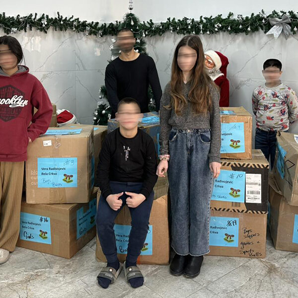 HRH CROWN PRINCESS KATHERINE FOUNDATION AND LIFELINE CHICAGO DELIVER CHRISTMAS GIFTS