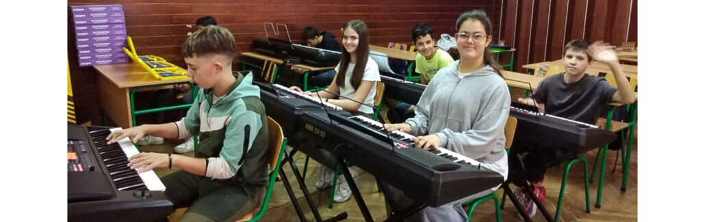 CROWN PRINCESS KATHERINE AND LIFELINE CHICAGO ENRICH MUSIC EDUCATION AT ELEMENTARY SCHOOL IN KOVIN