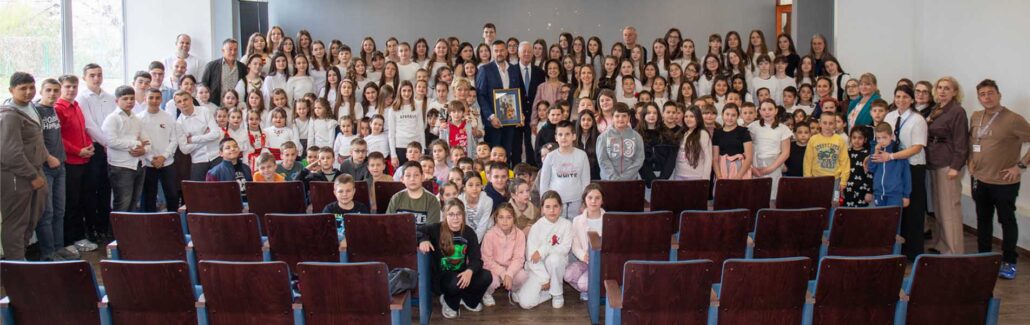 CROWN PRINCESS KATHERINE BRINGS IMPORTANT DONATION TO CHILDREN IN UMČARI
