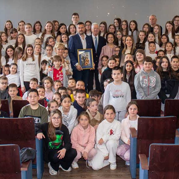 CROWN PRINCESS KATHERINE BRINGS IMPORTANT DONATION TO CHILDREN IN UMČARI