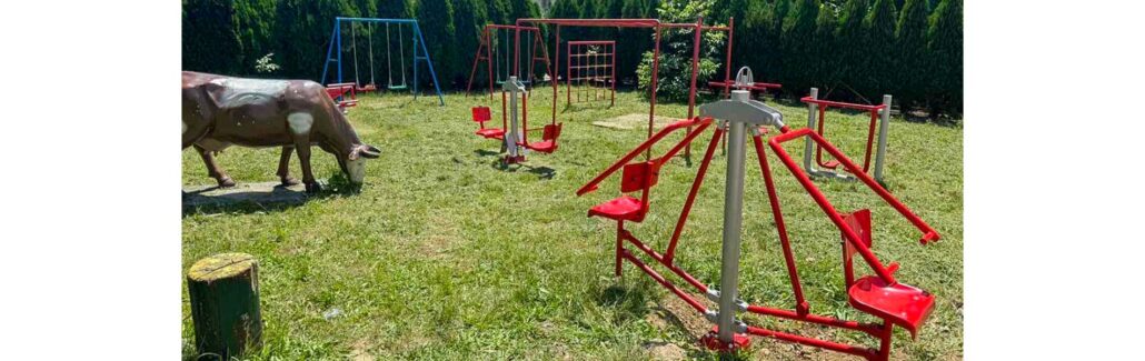 TWO CHILDREN'S PLAYGROUNDS IN BELGRADE ARE RENOVATED BY LIFELINE HUMANITARIAN ORGANIZATION OF CHICAGO